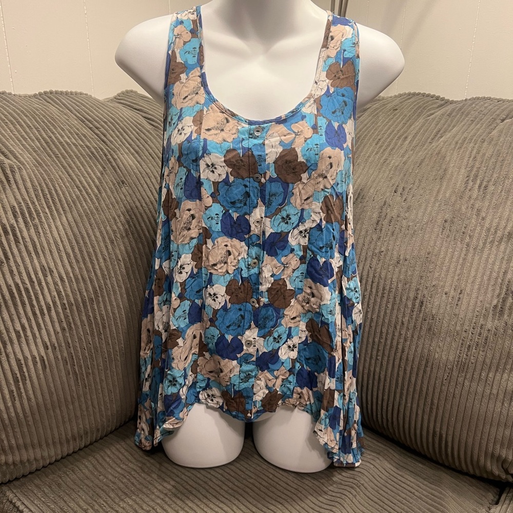 Copper Key Tank Top With Handkerchief Hem Size M.